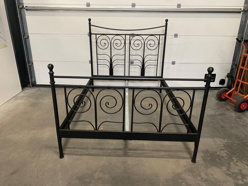 (39) metalen zwart bed 140x200 zonder lattenbodem, Enlèvement, Comme neuf