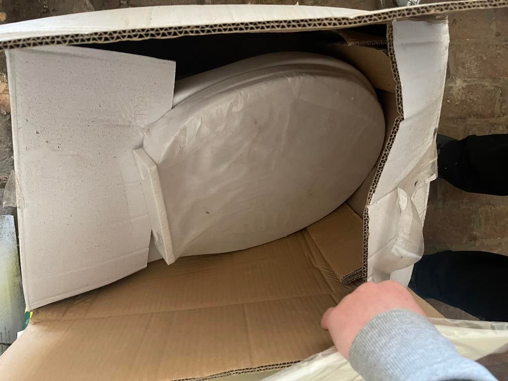 Complete wc, Enlèvement