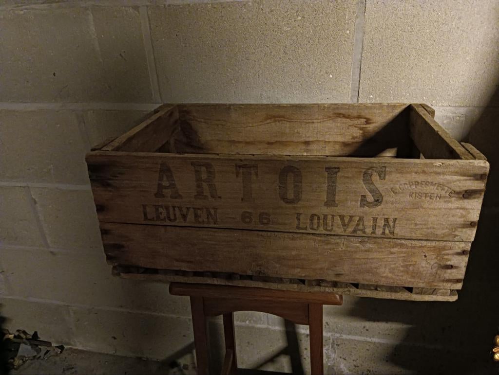 Bierkrat in hout "1966", Ophalen