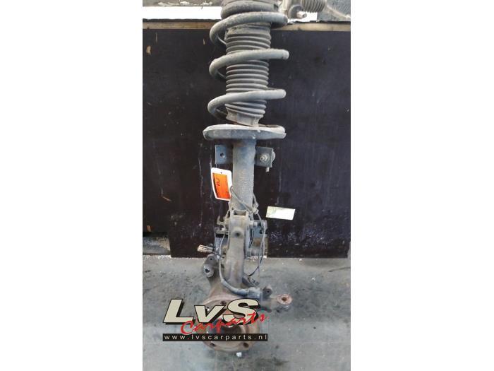 Schokdemperpoot links-voor van een Renault Master, Gebruikt, -, -, Ophalen of Verzenden