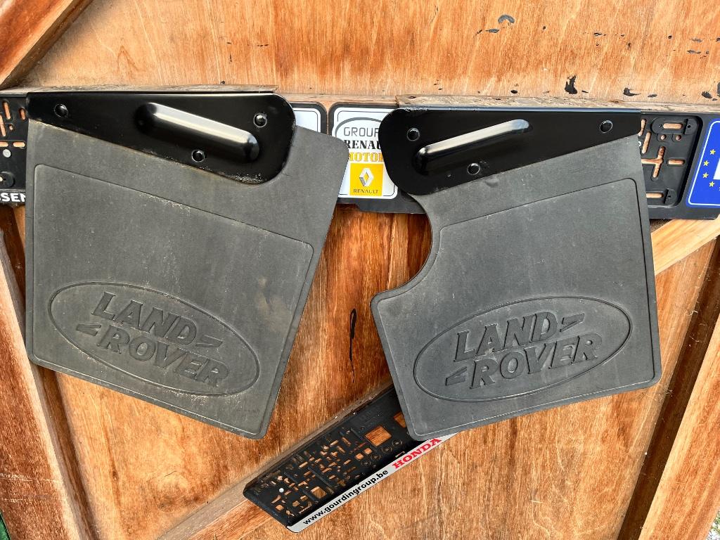 Land Rover Defender 90 rear mud flaps bavettes, Autos : Pièces & Accessoires, Autres pièces automobiles, Enlèvement ou Envoi, Utilisé