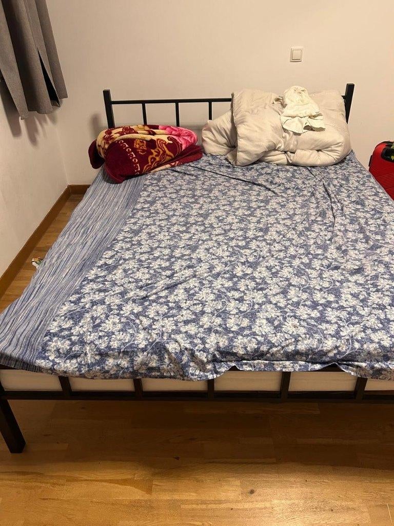 Metalen bed, Ophalen, Zwart, Tweepersoons, Zo goed als nieuw