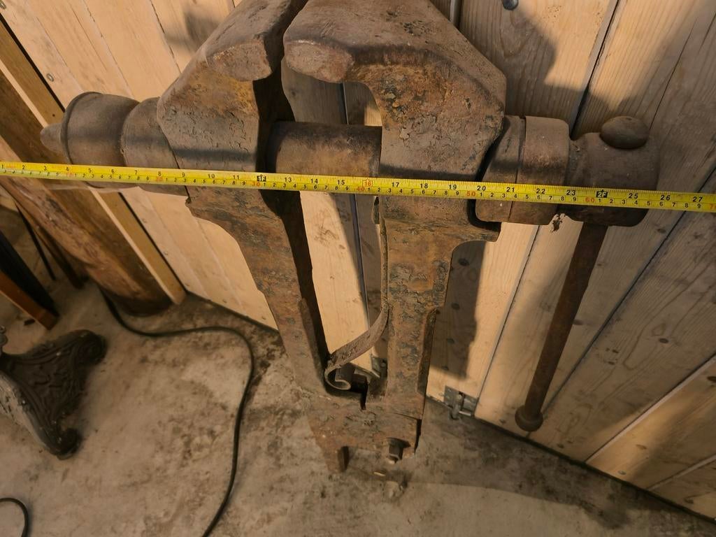 oude industriële bankvijs, Ophalen