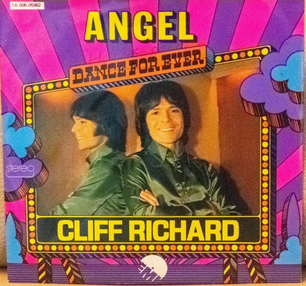 vinyl single Cliff Richard - Angel/Living doll, Cd's en Dvd's, Vinyl Singles, 7 inch, Single, Ophalen of Verzenden, Zo goed als nieuw