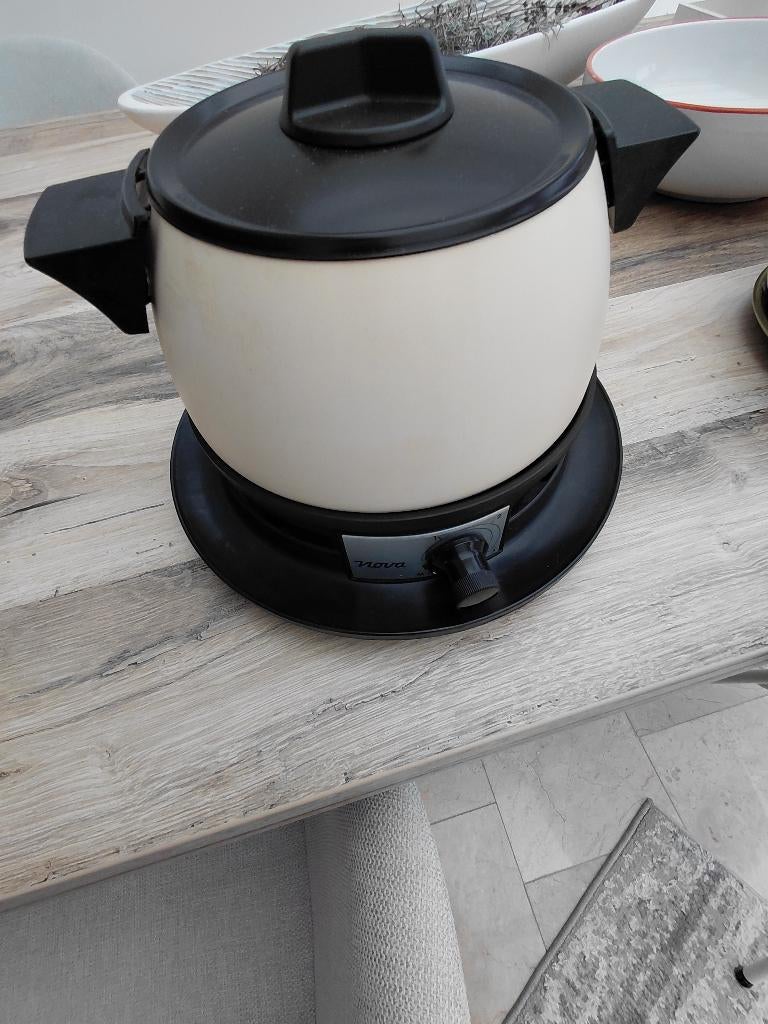 Elektrisch fondue toestel + borden, Ophalen, Gebruikt, Elektrisch, Fondueset