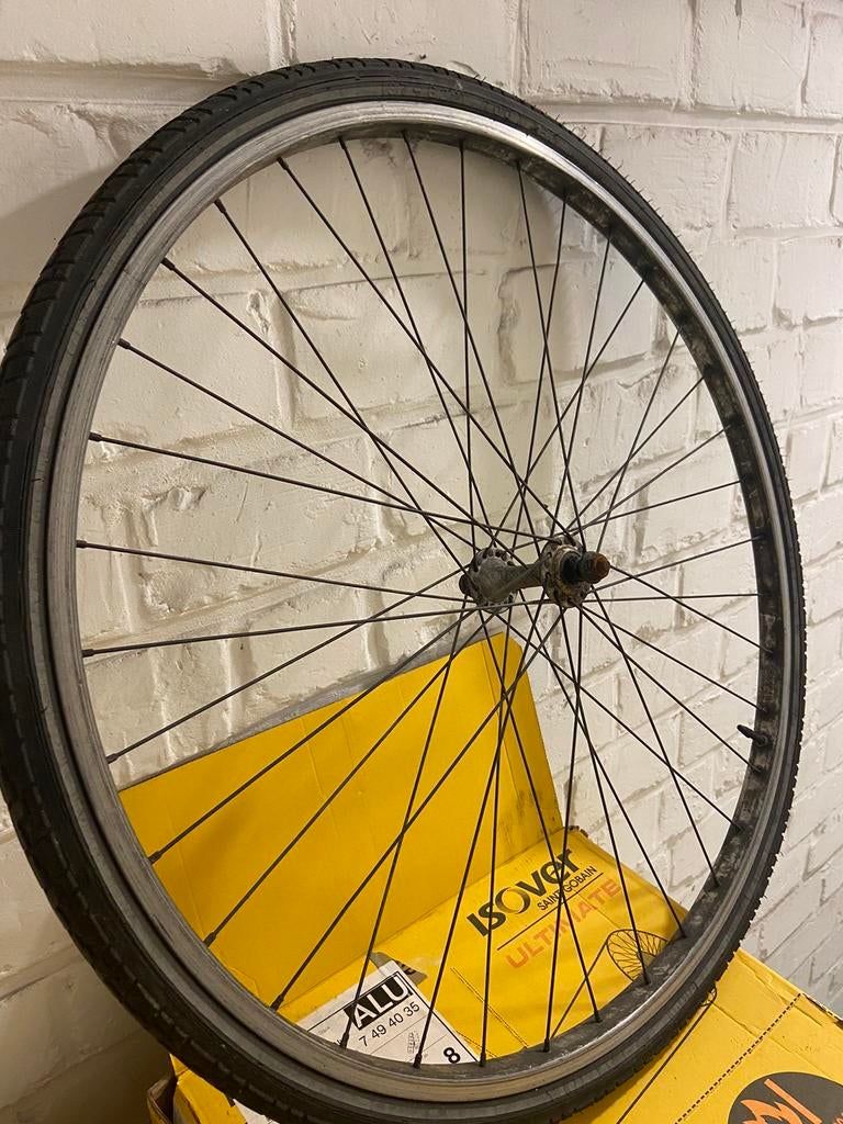 fietswiel voorwiel met buitenband, Fietsen en Brommers, Ophalen, Zo goed als nieuw