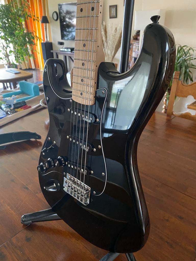Blackstrat gaucher !! Solde !!, Musique & Instruments, Enlèvement, Comme neuf, Autres marques