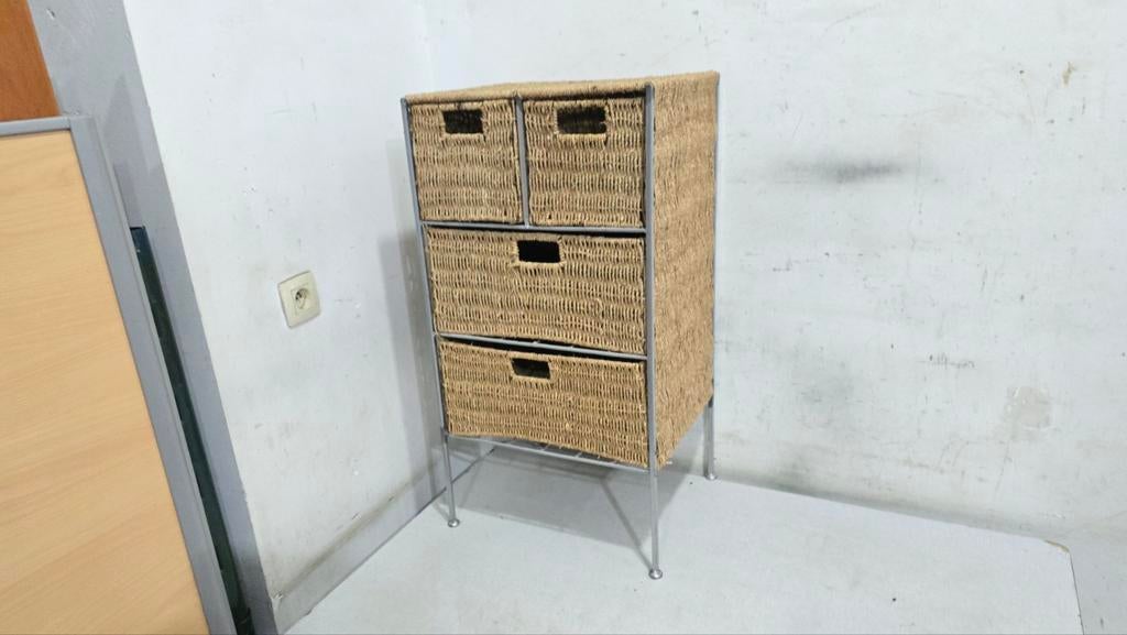 twee zeer mooie ladeblokken van rotan, afmetingen: 85 cm 4