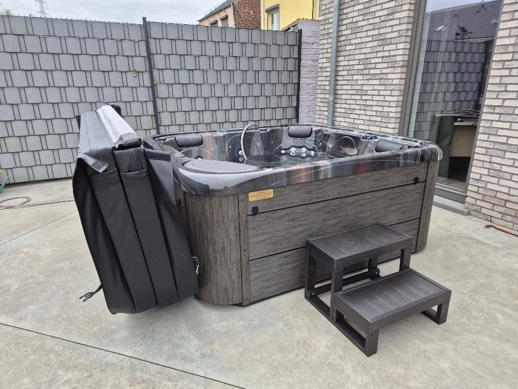 SPA - Jacuzzi Nieuw met garantie voor de tweedehandsprijs!, Ophalen of Verzenden, Nieuw, Trap, Vast