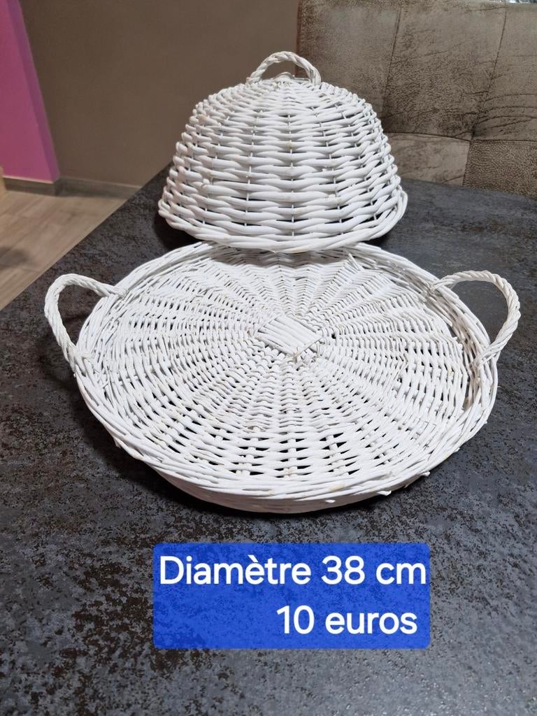 Witte rieten bel met een diameter van 38 cm, Huis en Inrichting, Woonaccessoires | Dienbladen, Gebruikt