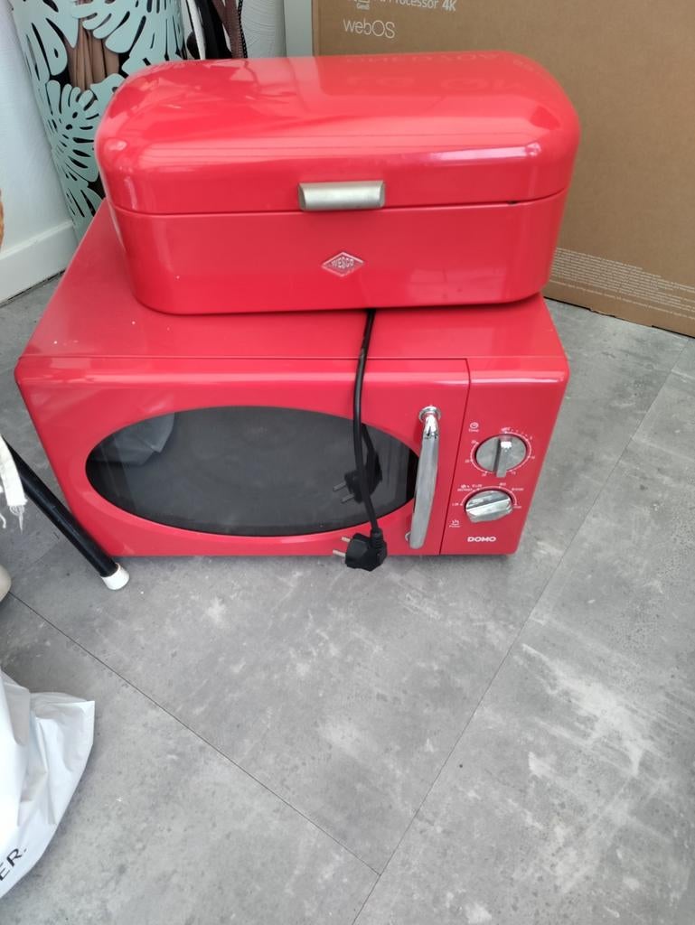 Microgolf en brooddoos, Elektronische apparatuur, Microgolfovens, Ophalen