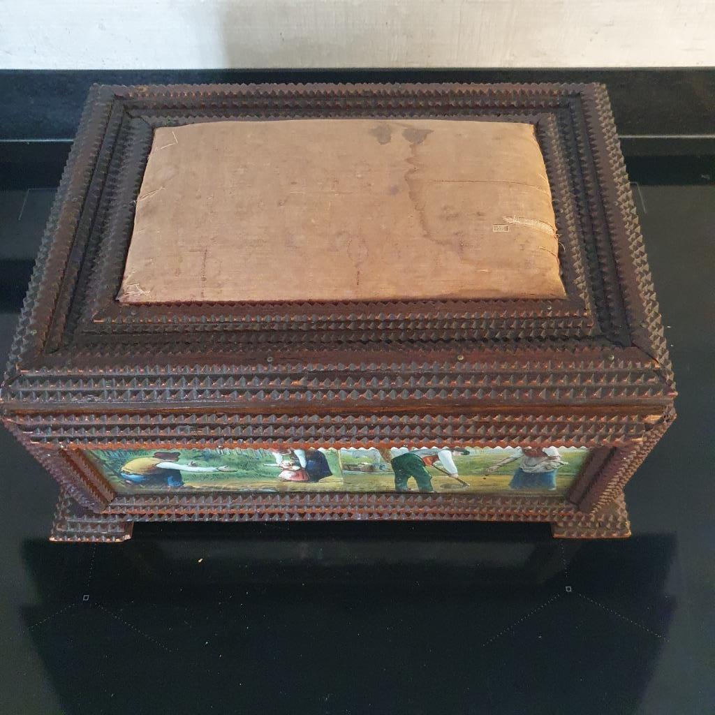Boîte à couture Tramp Art ancienne — env. 1900 g, Enlèvement