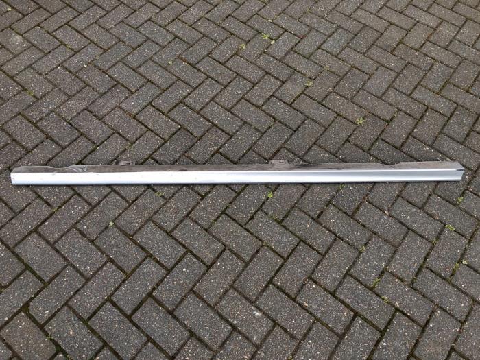 Zijskirt rechts van een Volkswagen Golf (LA7W), Auto-onderdelen, Gebruikt, -, Volkswagen, -