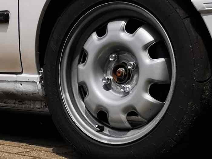 Gezocht/recherche Renault Clio 16s coupe/cup 7j jante/velgen, Ophalen, 15 inch, Velg(en)