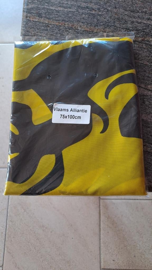 Vlag 'De Vlaamse Leeuw', Ophalen, Nieuw