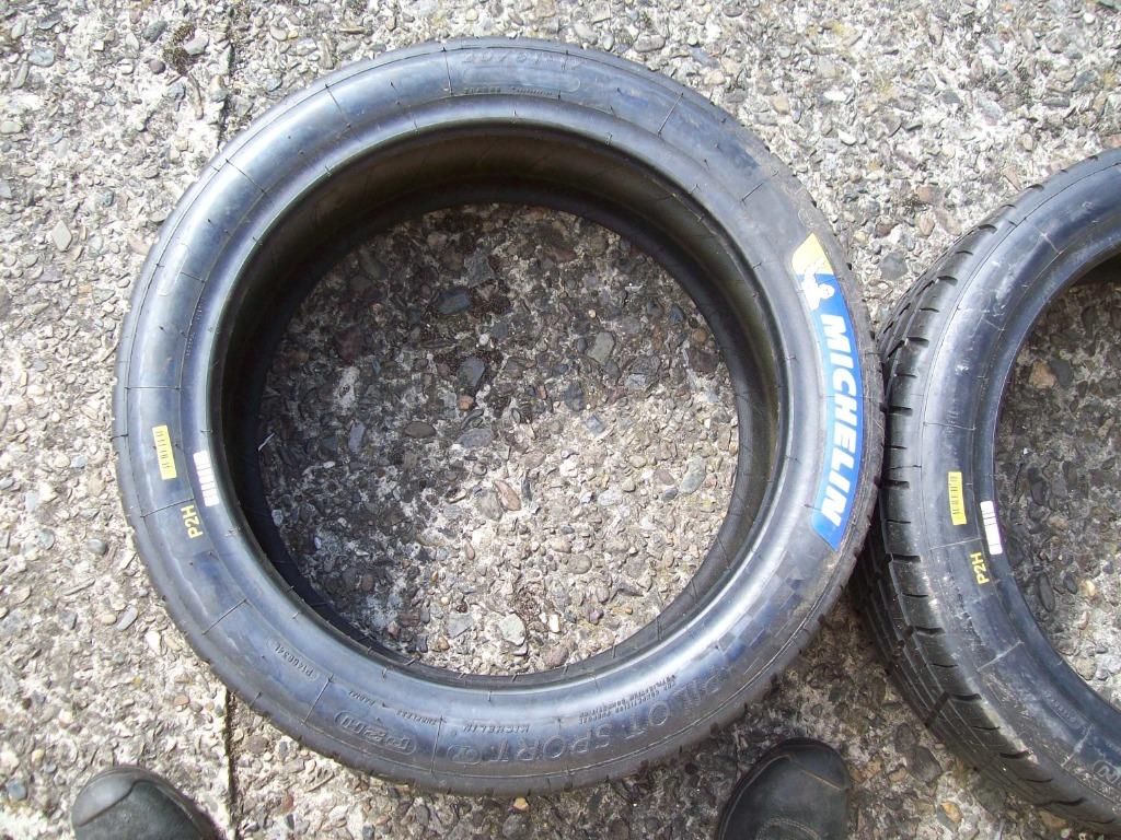 Pneu Racing 20/61/17, Neuf, Pneus été, 205 mm, Enlèvement