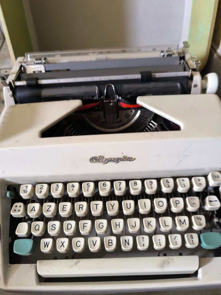 Typmachine in koffer Olympia, Diversen, Typemachines, Ophalen of Verzenden