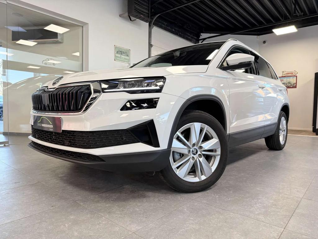 Skoda Karoq Karoq 1.5 TSI DSG 14902 km ! (bj 2025), Auto's, Automaat, 4 cilinders, Wit, Karoq