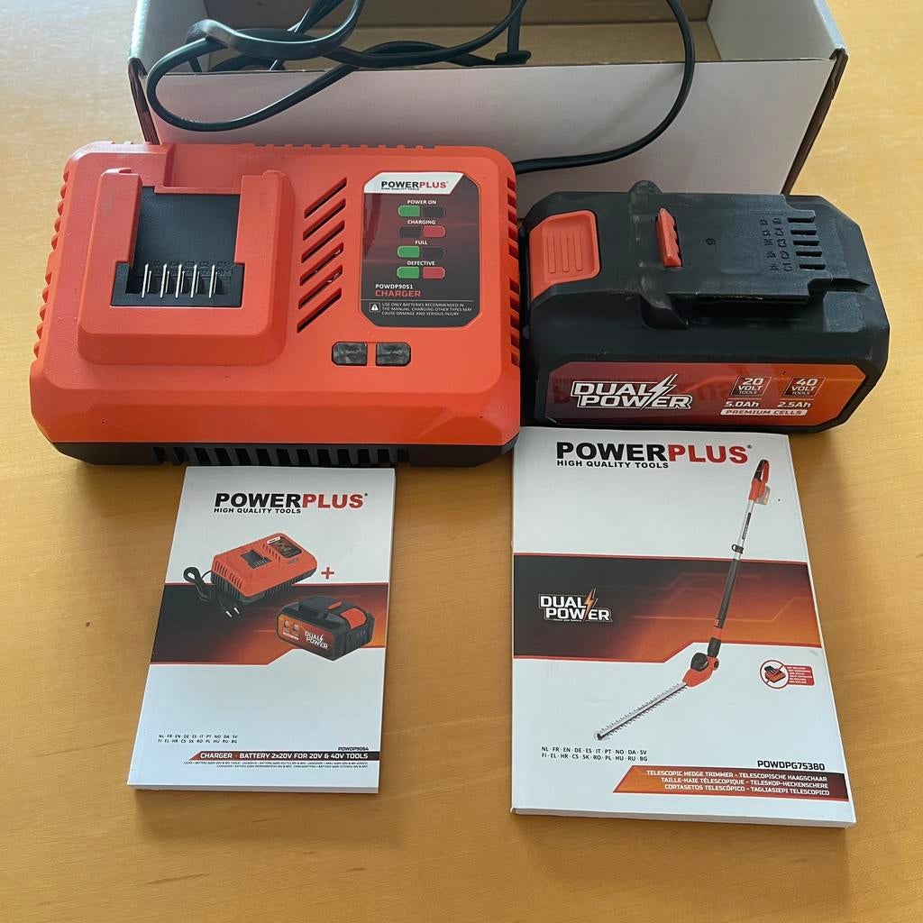 PowerPlus accu en lader POWDP9064, Ophalen of Verzenden, Zo goed als nieuw