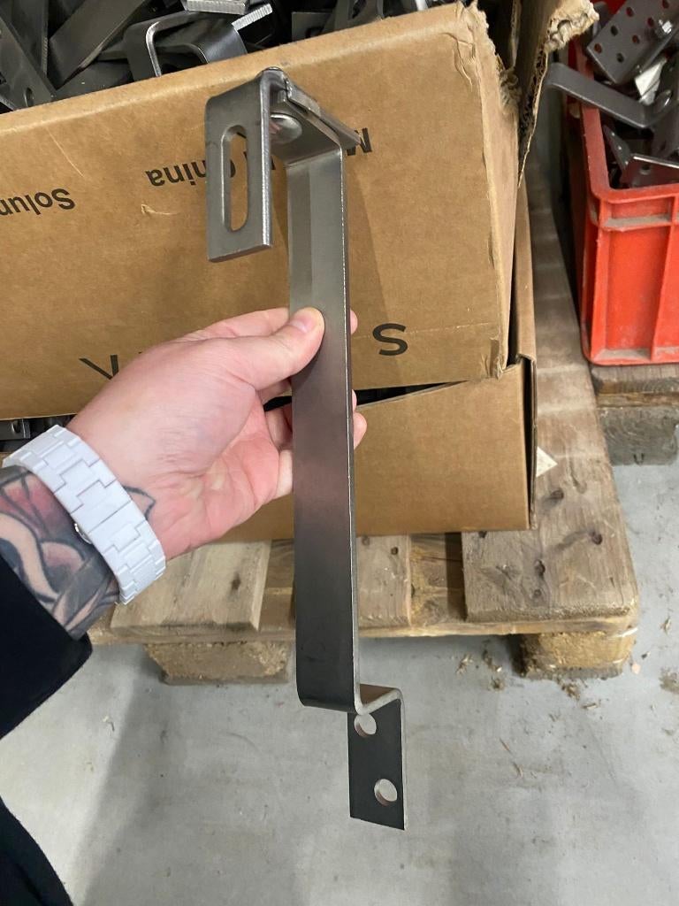 Crochet de toit pour panneaux photovoltaique, Ophalen, Nieuw