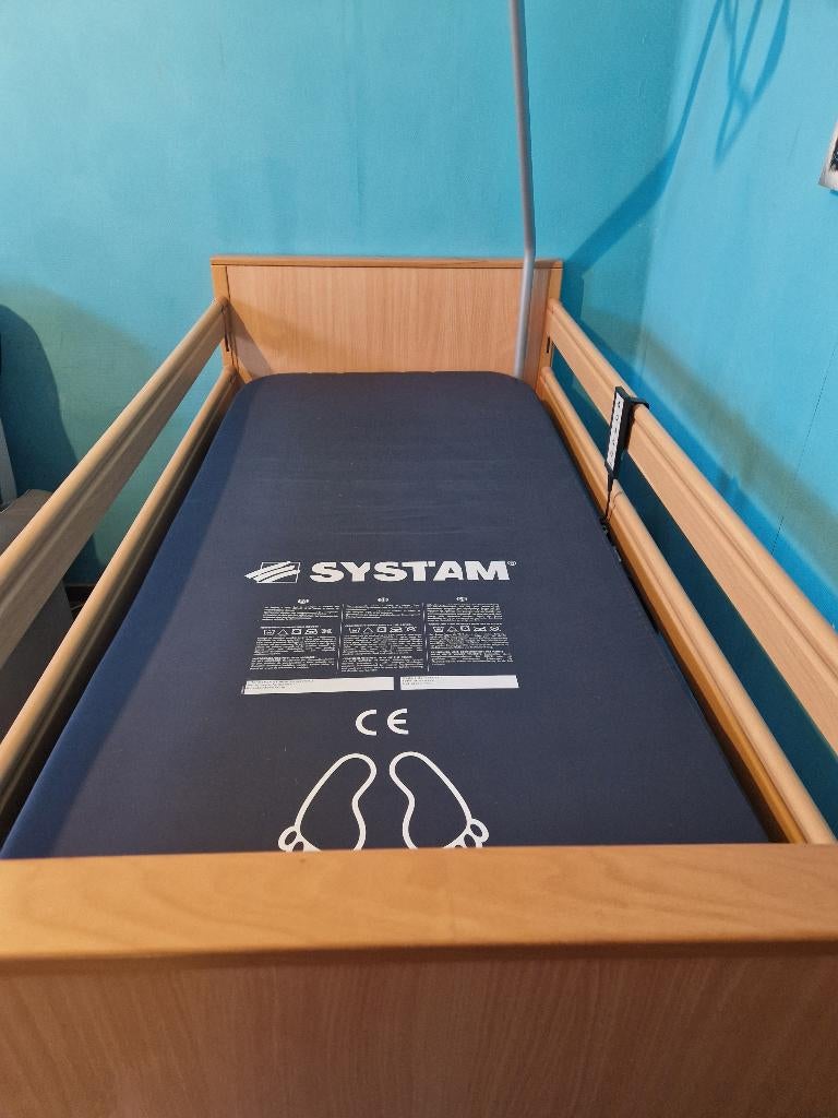 lit médical, Divers, Enlèvement ou Envoi, Comme neuf