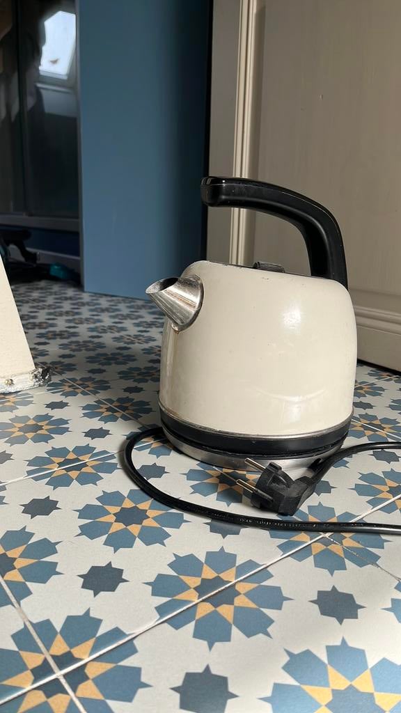 Bouilloire electrique blanche, Ophalen