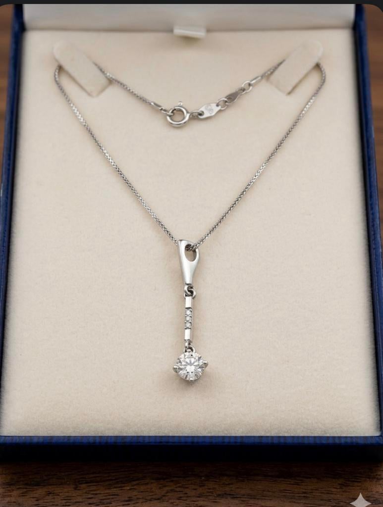 Elegante zilverkleurige halsketting met hanger, Ophalen, Met hanger, Zo goed als nieuw, Zilver