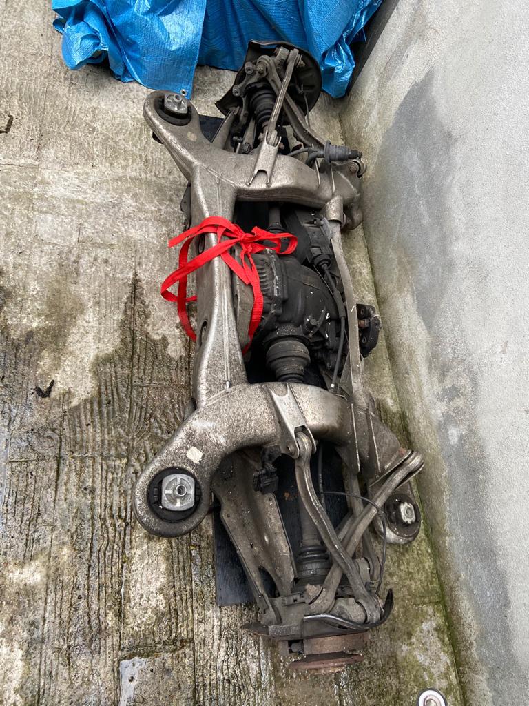 Essieu arrière avec triangles et différentiel cl63 amg, Autos : Pièces & Accessoires, Enlèvement