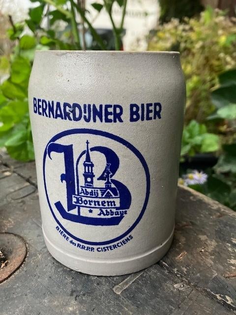 JOLI POT À BIÈRE. CHOPE À BIÈRE. BERNARDIJNERBIER BORNEM, Collections, Verres & Petits Verres, Utilisé, Verre à bière, Enlèvement ou Envoi