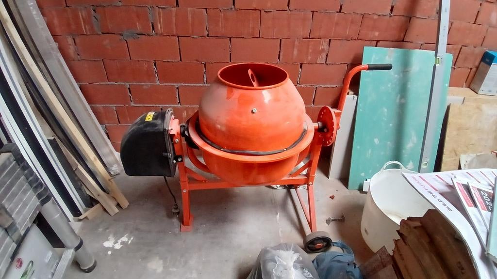 Klein Betonmolen 63 liter, Doe-het-zelf en Bouw, Betonmolens, Ophalen