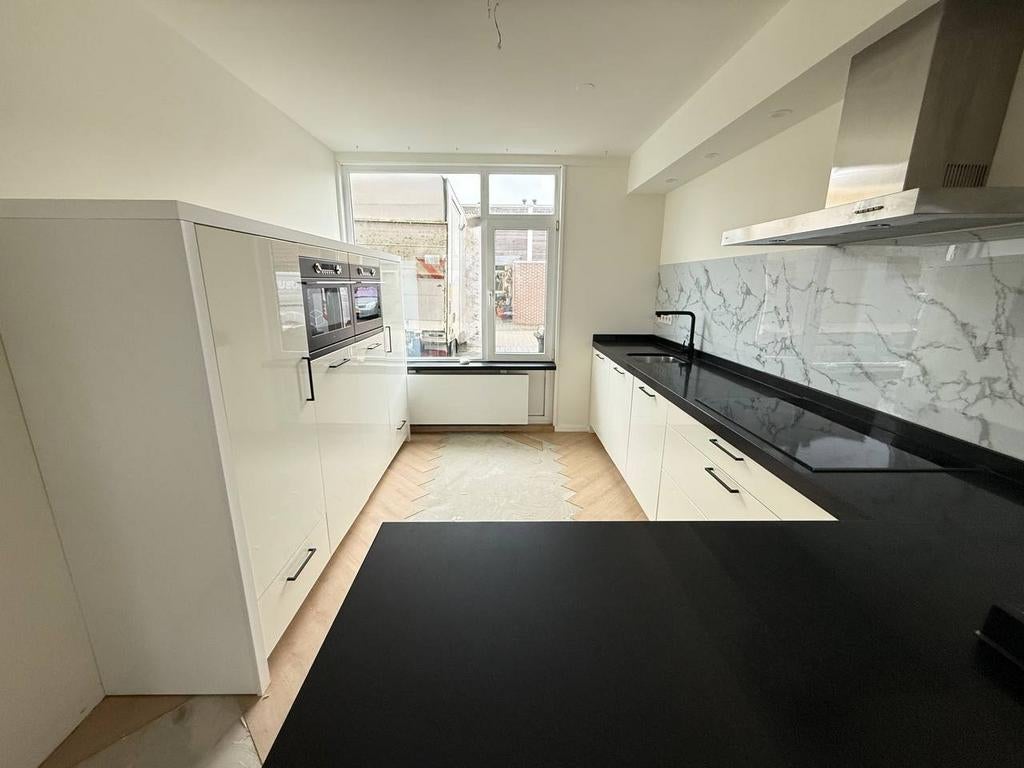 #4 Belle cuisine équipée moderne, Granit ou Pierre, Brillant ou Laqué, Comme neuf, Enlèvement