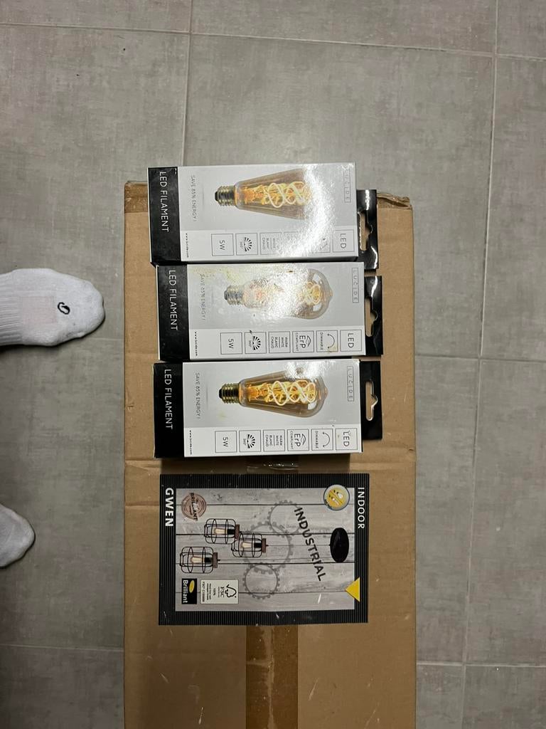 Luminaire + 3 ampoules (neuf), Maison & Meubles, Lampes | Lustres, Enlèvement, Comme neuf