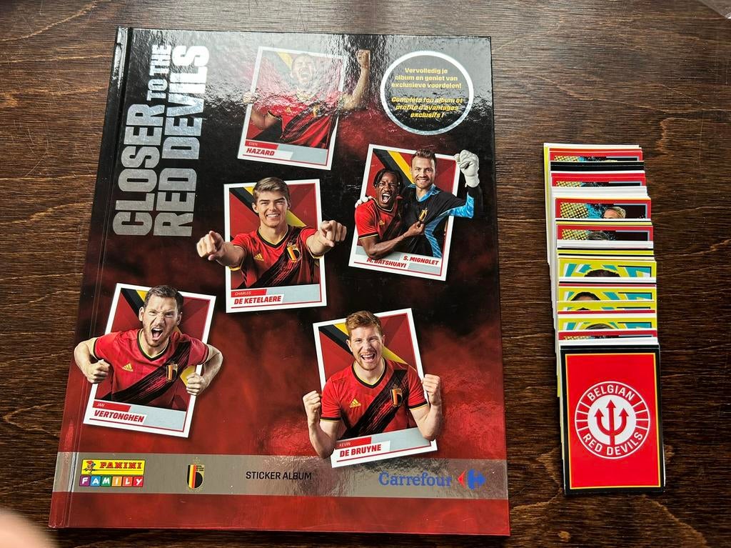 Panini Belgie ‘ closer to the red devils’ compleet, Hobby en Vrije tijd, Stickers en Plaatjes, Ophalen of Verzenden, Zo goed als nieuw