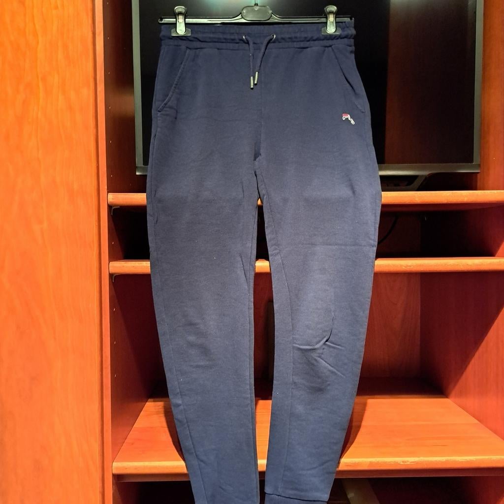 Trainingsbroek S en M, Enlèvement