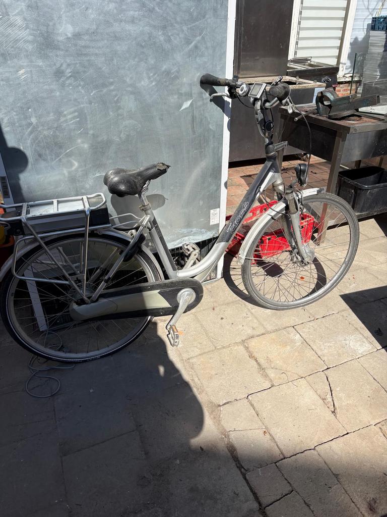 2 electrische fietsen voor onderdelen, Enlèvement, Comme neuf