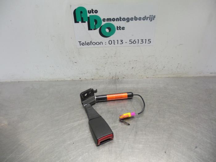 Gordelspanner rechts achter van een Opel Vectra (Vectra C 02, Auto-onderdelen, Gebruikt, -, -, Opel