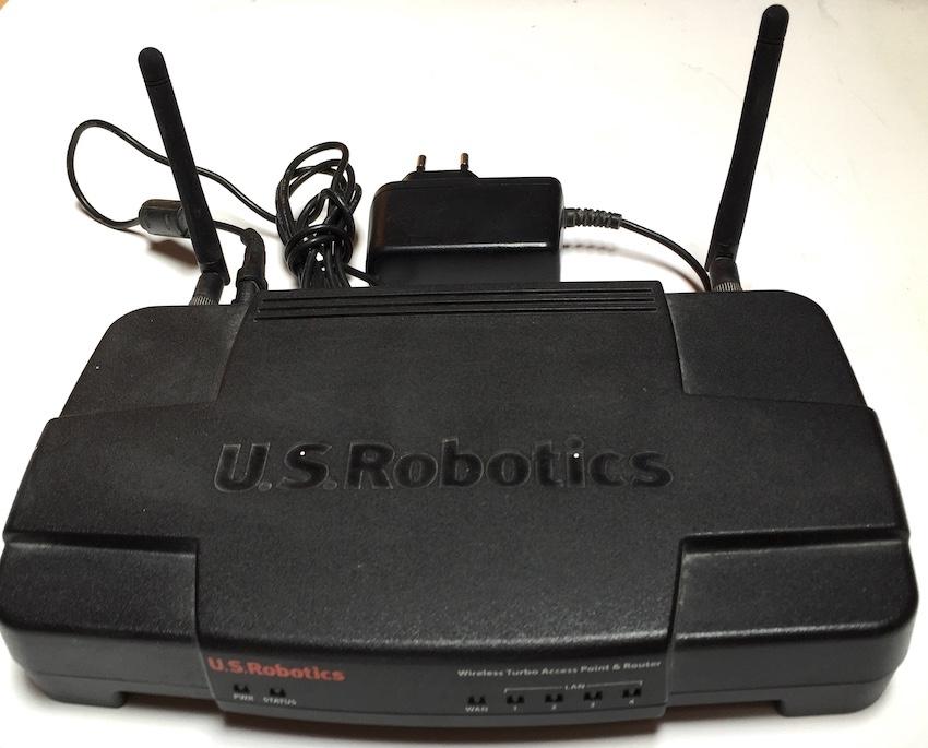 LOT NETWERK MATERIAAL, routers, switches, access points,..., Computers en Software, Netwerk switches, Zo goed als nieuw, Ophalen of Verzenden