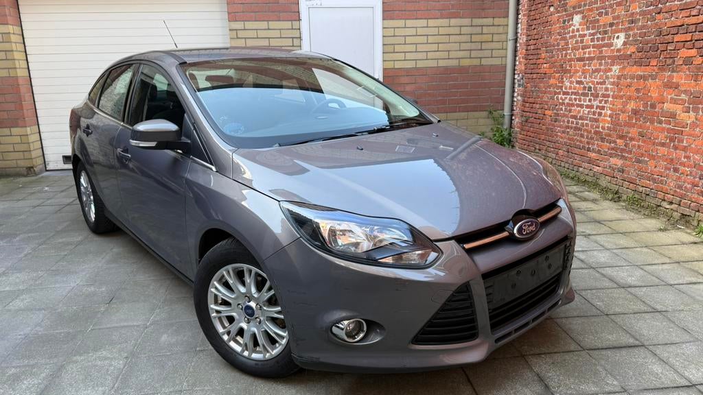 Ford Focus Berline 1.6i Essence Euro5 3/2012 Clim Jantes Rcd, Autos, Focus, Achat, 139 g/km, 4 portes