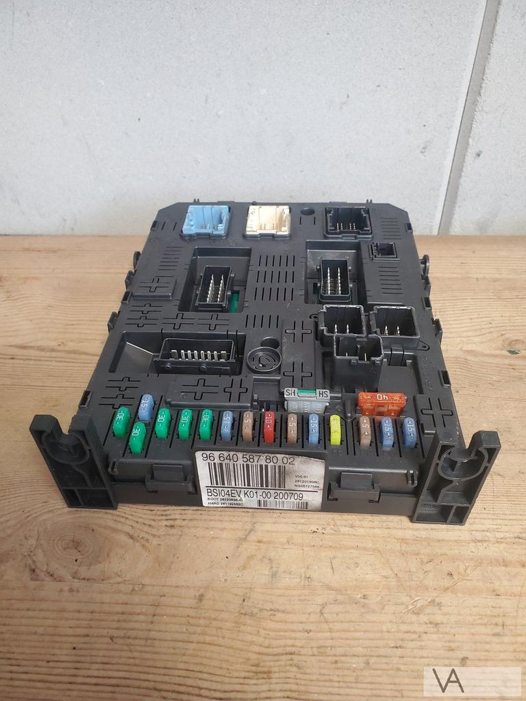 Peugeot Partner / Citroen Berlingo zekeringkast 9664058780, -, Utilisé, -, Peugeot