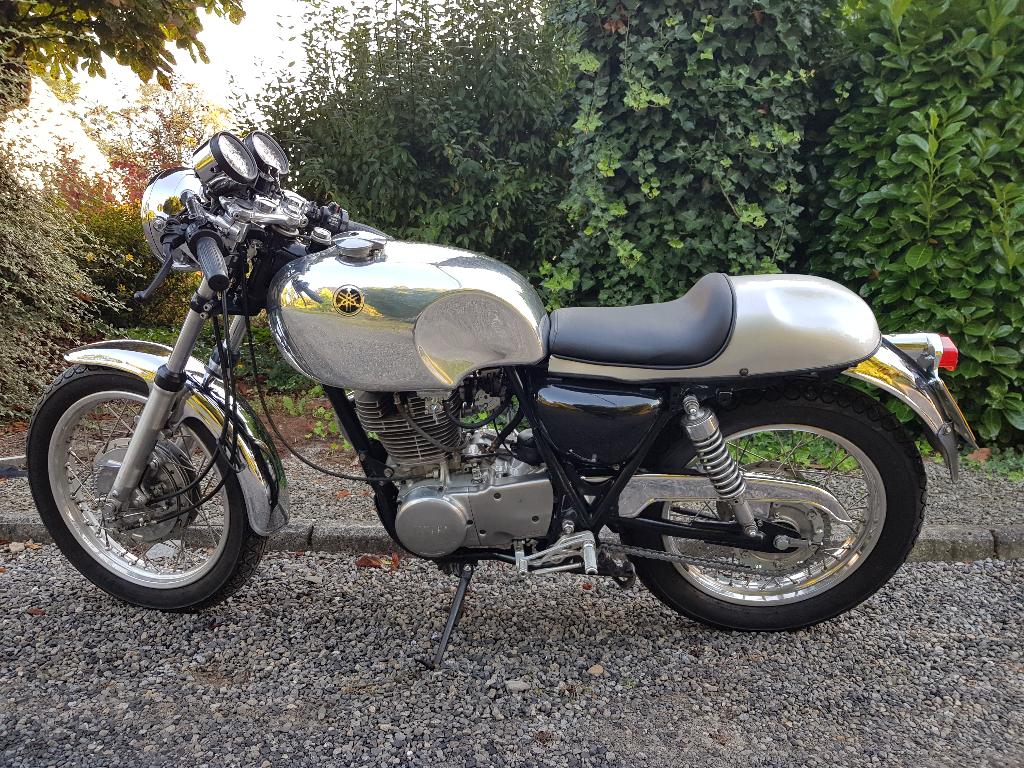 Yamaha SR500, Motos, 499 cm³, 12 à 35 kW, 1 cylindre, Naked bike