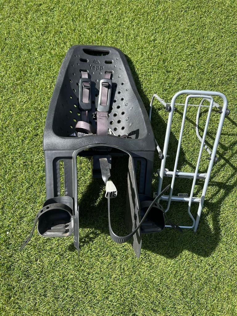 Thule Yepp GMG zwarte fietsstoel met bagagedrager, Fietsen en Brommers, Fietsaccessoires | Fietsstoeltjes, Ophalen, Zo goed als nieuw