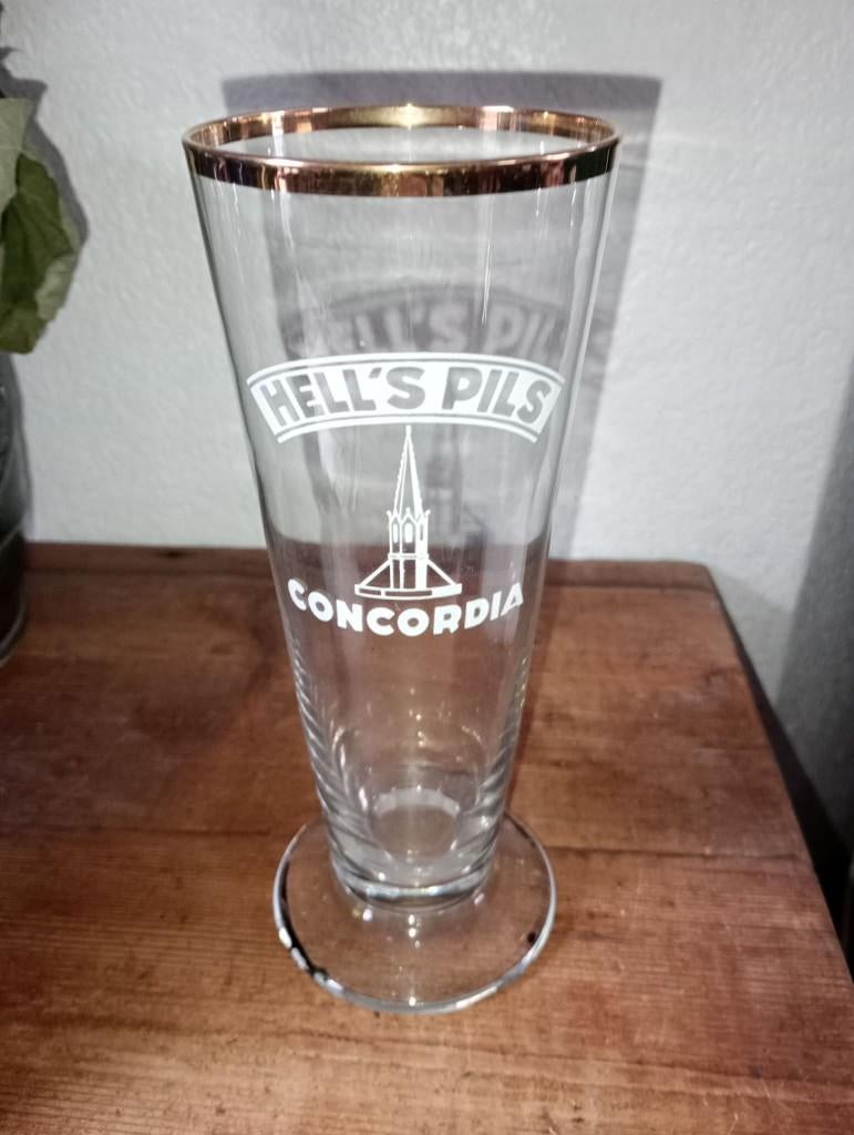 Brasserie bière ancien verre Hell's Concordia, Collections, Marques de bière, Comme neuf, Verre ou Verres, Autres marques, Enlèvement ou Envoi