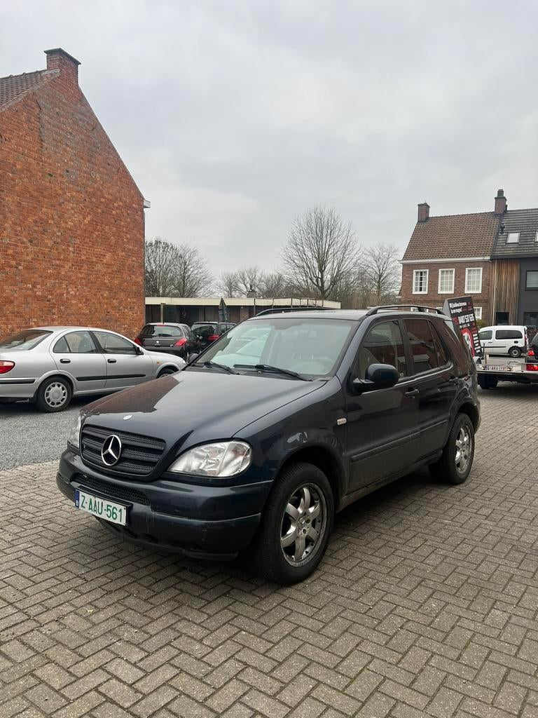 Mercedes ML270 2001 344 000 km automatique approuvée !, Autos, Classe M, Achat, Entreprise, 2685 cm³