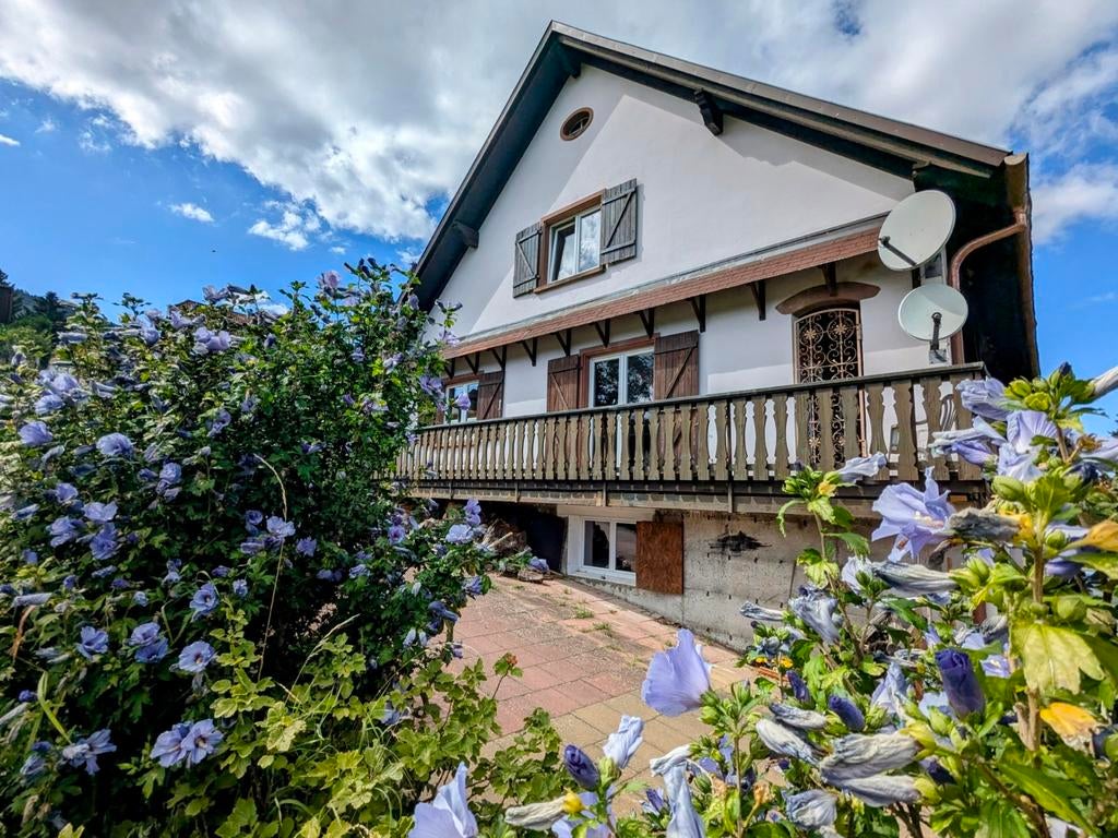 Huis in Frankrijk, in het kleine Zwitserland van de Elzas., Frankrijk