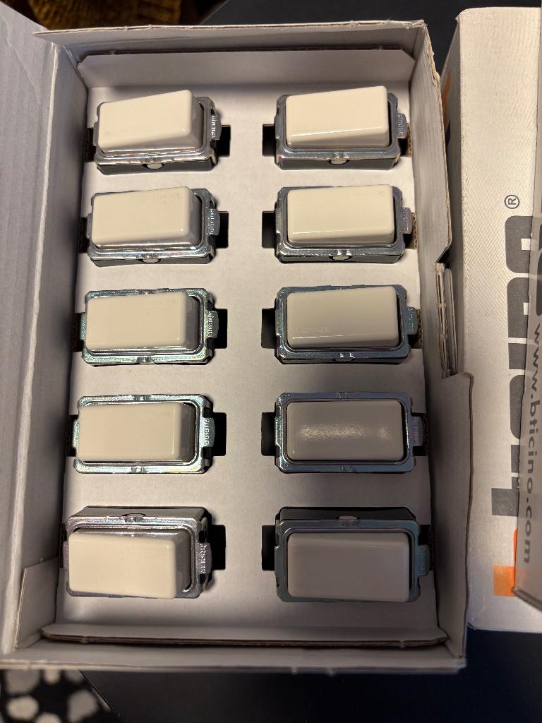 BTICINO KRUISSCHAKELAAR 16 AMP, Ophalen of Verzenden, Nieuw, Schakelaar