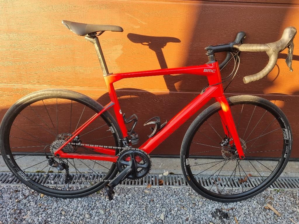 Velo de route BMC roadmachine 02 carbone shimano ultegra, Vélos & Vélomoteurs, Vélos | Hommes | Vélos de sport & Vélo de randonnée