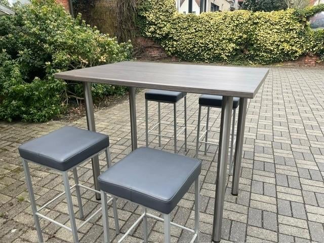 party/beurs tafels met krukken, Ophalen, Gebruikt, Inclusief barstoelen