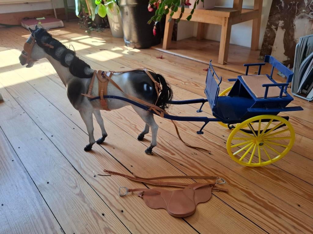 Sindy paard en koets, Enfants & Bébés, Jouets | Poupées, Enlèvement, Utilisé, Autres types