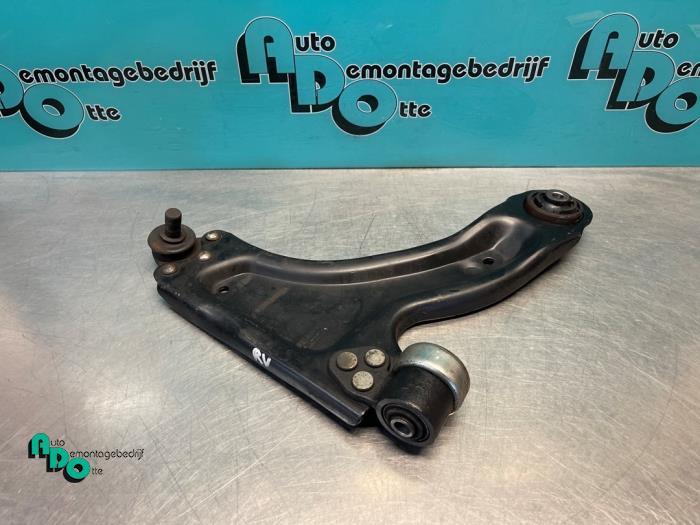 Bras de suspension avant droit d'un Opel Corsa (Corsa C 00-), -, Opel, 3 mois de garantie, Utilisé
