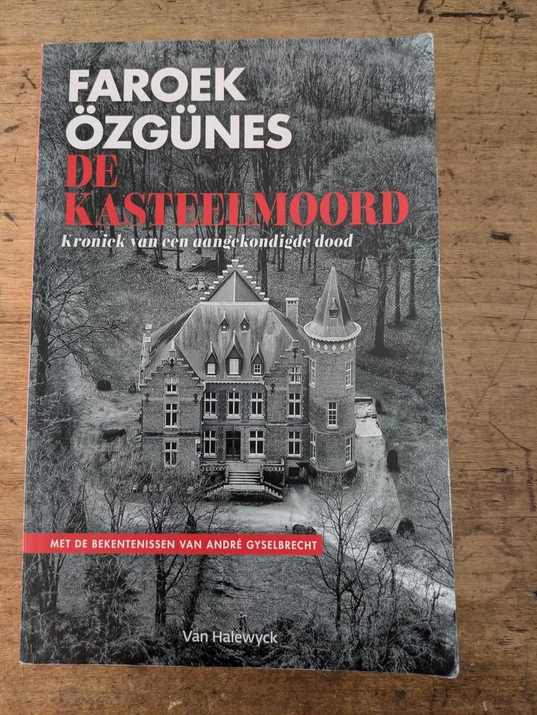 Boek Ozgunes Faroek - De kasteelmoord, Livres, Politique & Société, Enlèvement ou Envoi